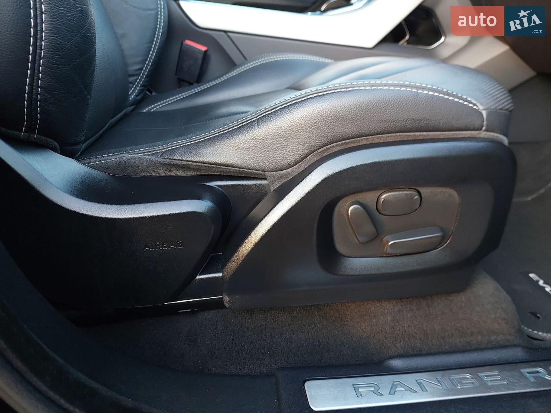 2015 Land Rover Range Rover Evoque - мініатюра 41