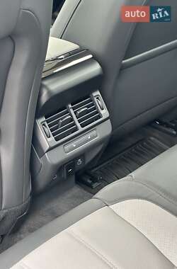Внедорожник / Кроссовер Land Rover Range Rover Evoque 2023 в 