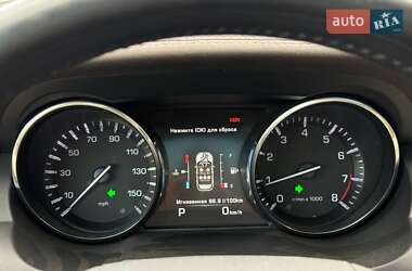 Внедорожник / Кроссовер Land Rover Range Rover Evoque 2015 в 