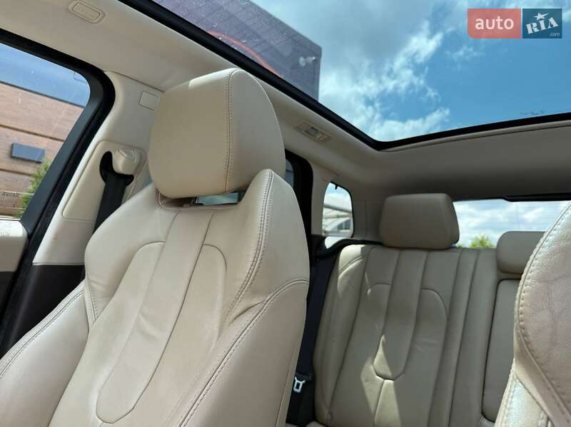 Позашляховик / Кросовер Land Rover Range Rover Evoque 2015 в Рівному