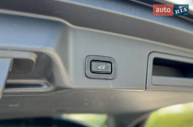 Внедорожник / Кроссовер Land Rover Range Rover Evoque 2022 в 
