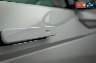 Позашляховик / Кросовер Land Rover Range Rover Evoque 2021 в 
