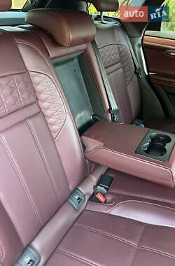 Внедорожник / Кроссовер Land Rover Range Rover Evoque 2019 в 
