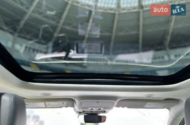 Внедорожник / Кроссовер Land Rover Range Rover Evoque 2022 в 