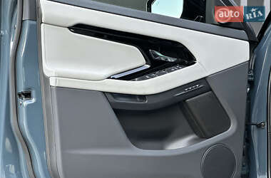 Внедорожник / Кроссовер Land Rover Range Rover Evoque 2024 в 