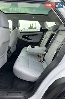 Внедорожник / Кроссовер Land Rover Range Rover Evoque 2024 в 