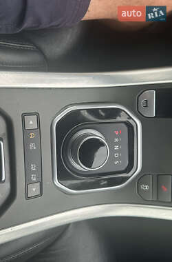 Внедорожник / Кроссовер Land Rover Range Rover Evoque 2015 в 