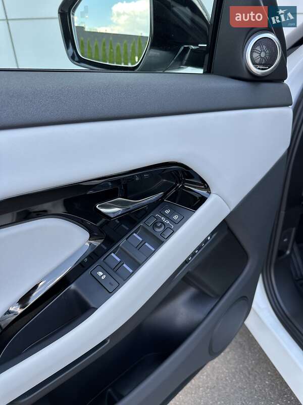Внедорожник / Кроссовер Land Rover Range Rover Evoque 2024 в Киеве
