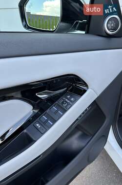 Внедорожник / Кроссовер Land Rover Range Rover Evoque 2024 в 