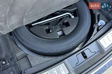 Внедорожник / Кроссовер Land Rover Range Rover Evoque 2024 в 