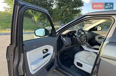 Внедорожник / Кроссовер Land Rover Range Rover Evoque 2017 в 