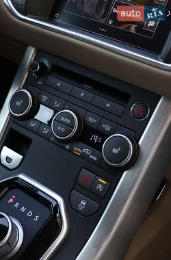 Внедорожник / Кроссовер Land Rover Range Rover Evoque 2015 в 