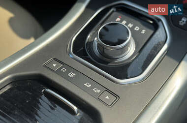 Внедорожник / Кроссовер Land Rover Range Rover Evoque 2015 в 