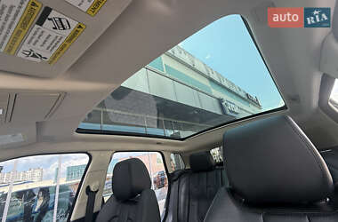 Внедорожник / Кроссовер Land Rover Range Rover Evoque 2015 в 
