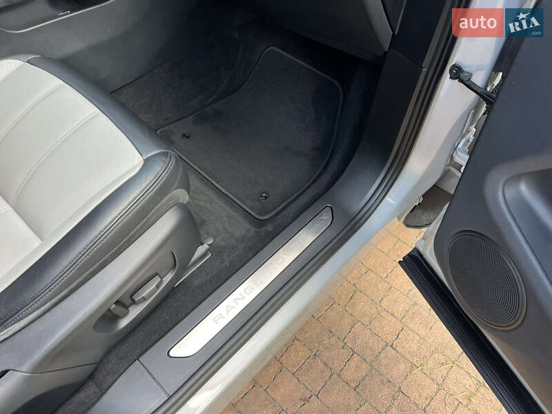 Внедорожник / Кроссовер Land Rover Range Rover Evoque 2020 в Киеве