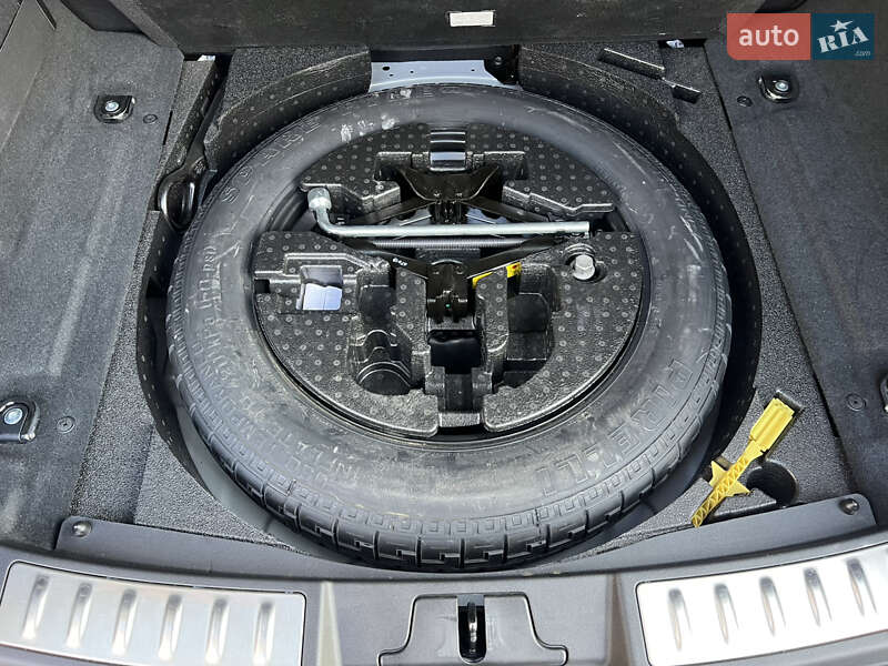 Внедорожник / Кроссовер Land Rover Range Rover Evoque 2020 в Киеве