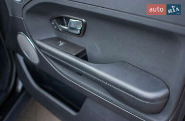 Внедорожник / Кроссовер Land Rover Range Rover Evoque 2015 в 