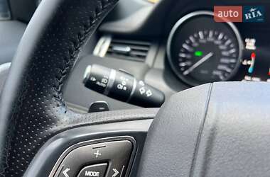 Внедорожник / Кроссовер Land Rover Range Rover Evoque 2013 в 