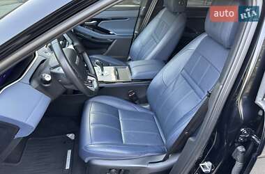Внедорожник / Кроссовер Land Rover Range Rover Evoque 2019 в 