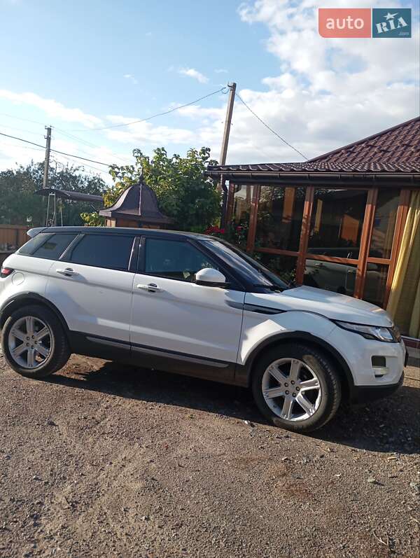Внедорожник / Кроссовер Land Rover Range Rover Evoque 2015 в 