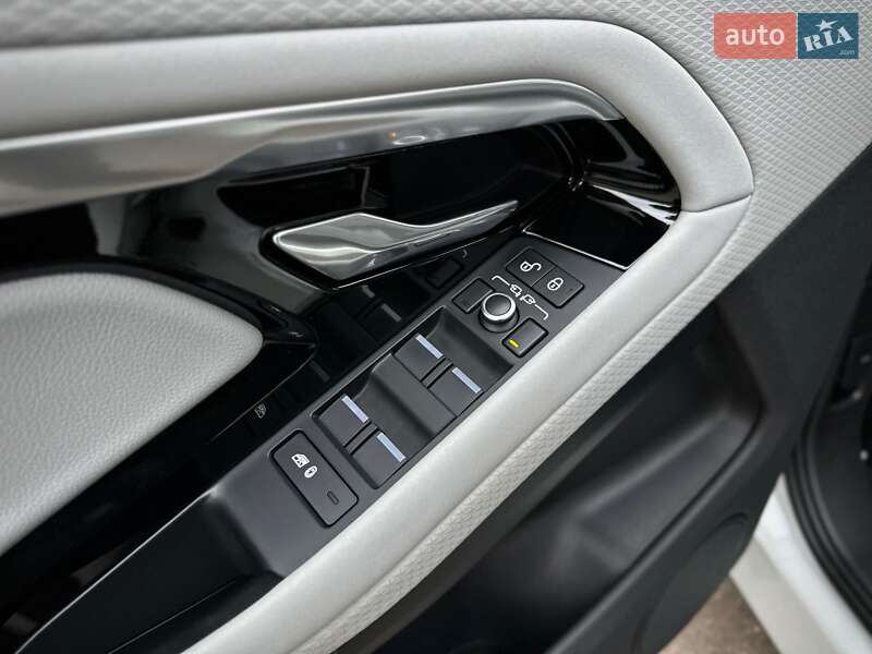 Внедорожник / Кроссовер Land Rover Range Rover Evoque 2019 в Киеве