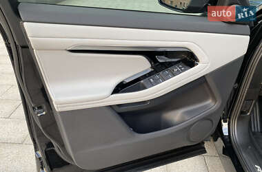 Внедорожник / Кроссовер Land Rover Range Rover Evoque 2019 в 
