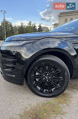 Позашляховик / Кросовер Land Rover Range Rover Evoque 2024 в 