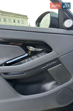 Позашляховик / Кросовер Land Rover Range Rover Evoque 2024 в 