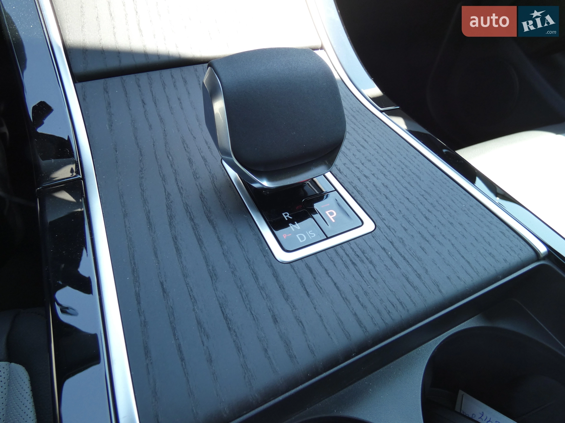 2025 Land Rover Range Rover Evoque - мініатюра 15