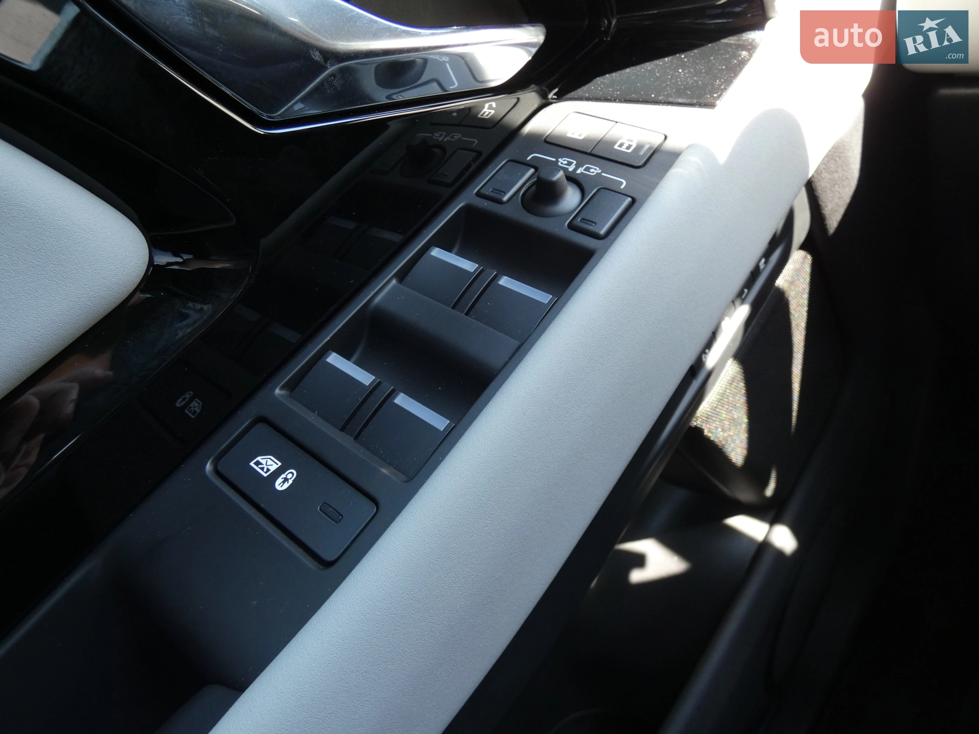 2025 Land Rover Range Rover Evoque - мініатюра 17