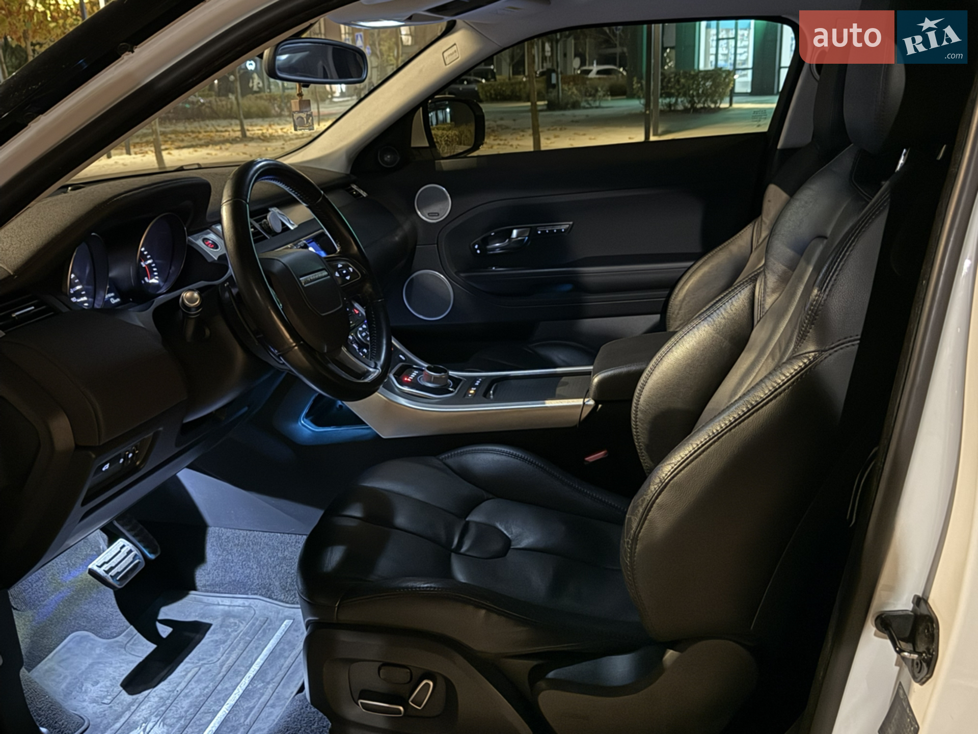 2011 Land Rover Range Rover Evoque - мініатюра 19