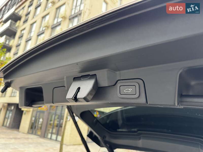 Внедорожник / Кроссовер Land Rover Range Rover Evoque 2018 в Киеве