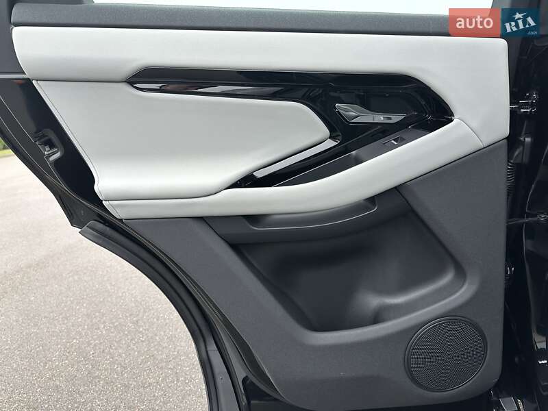 Внедорожник / Кроссовер Land Rover Range Rover Evoque 2024 в Киеве