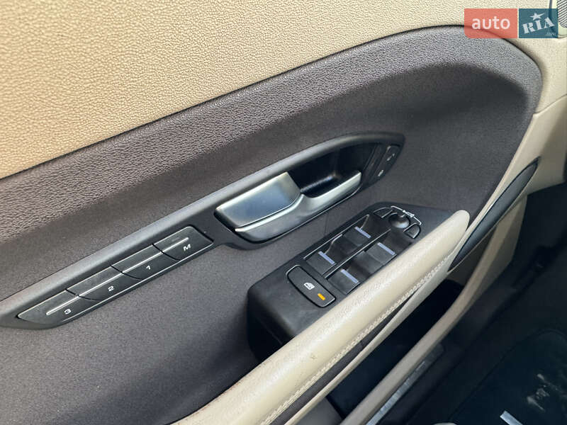 Позашляховик / Кросовер Land Rover Range Rover Evoque 2015 в Сумах фото 22 Позашляховик / Кросовер Land Rover Range Rover Evoque 2015 в Сумах