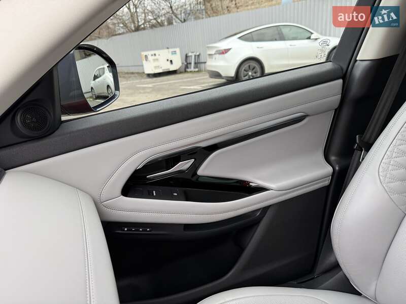 Внедорожник / Кроссовер Land Rover Range Rover Evoque 2020 в Киеве