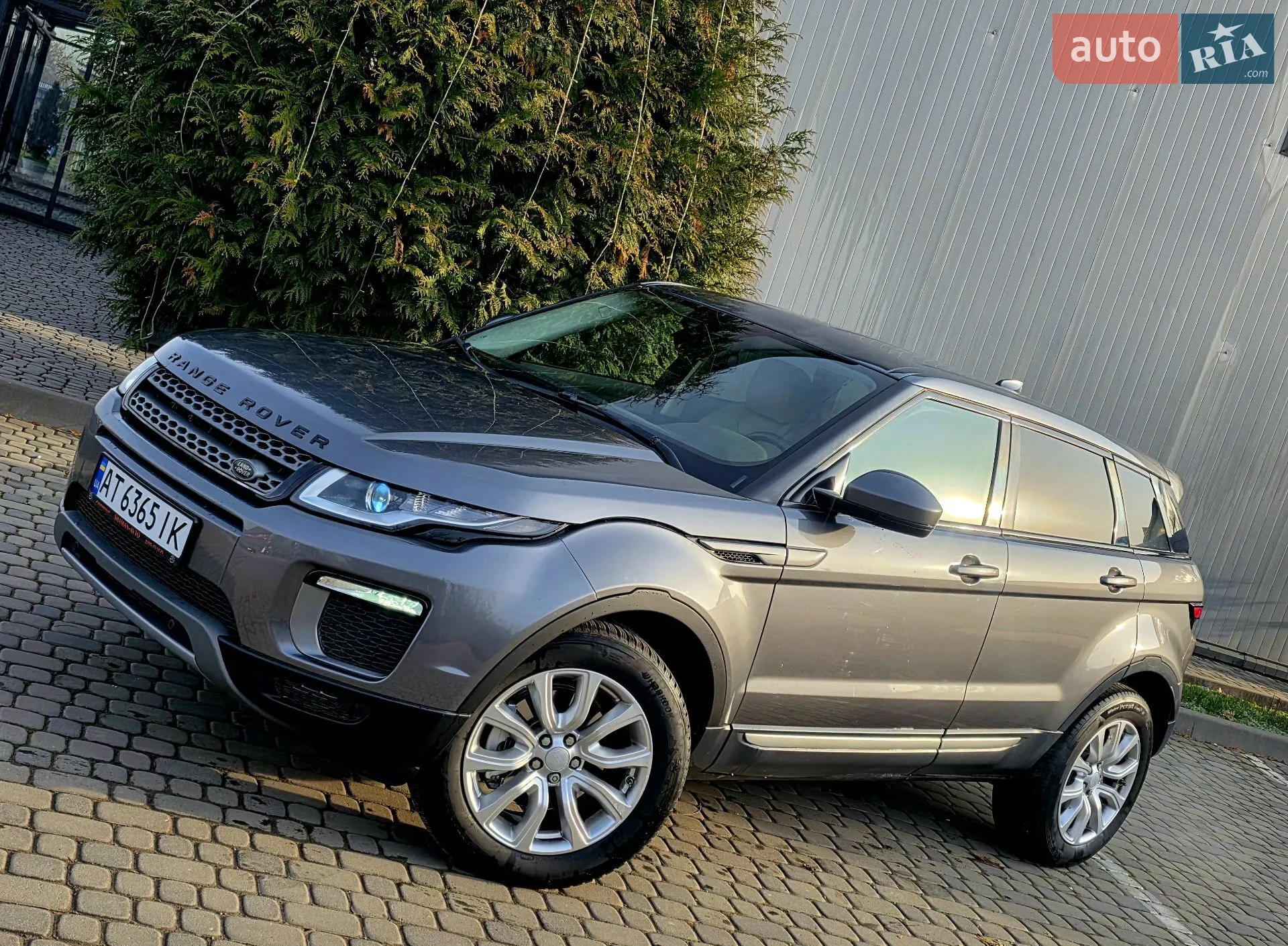 2017 Land Rover Range Rover Evoque - мініатюра 24