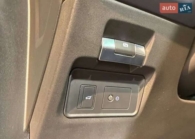 Внедорожник / Кроссовер Land Rover Range Rover Evoque 2019 в Киеве