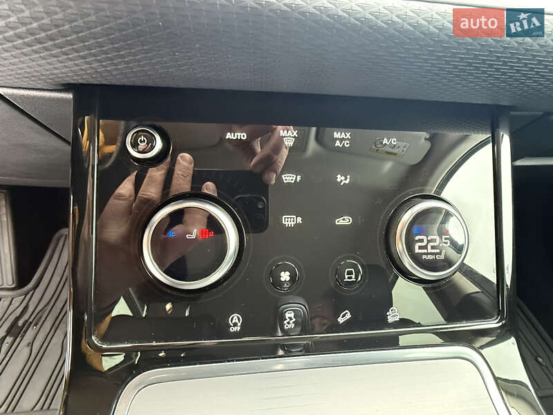 Внедорожник / Кроссовер Land Rover Range Rover Evoque 2019 в Киеве