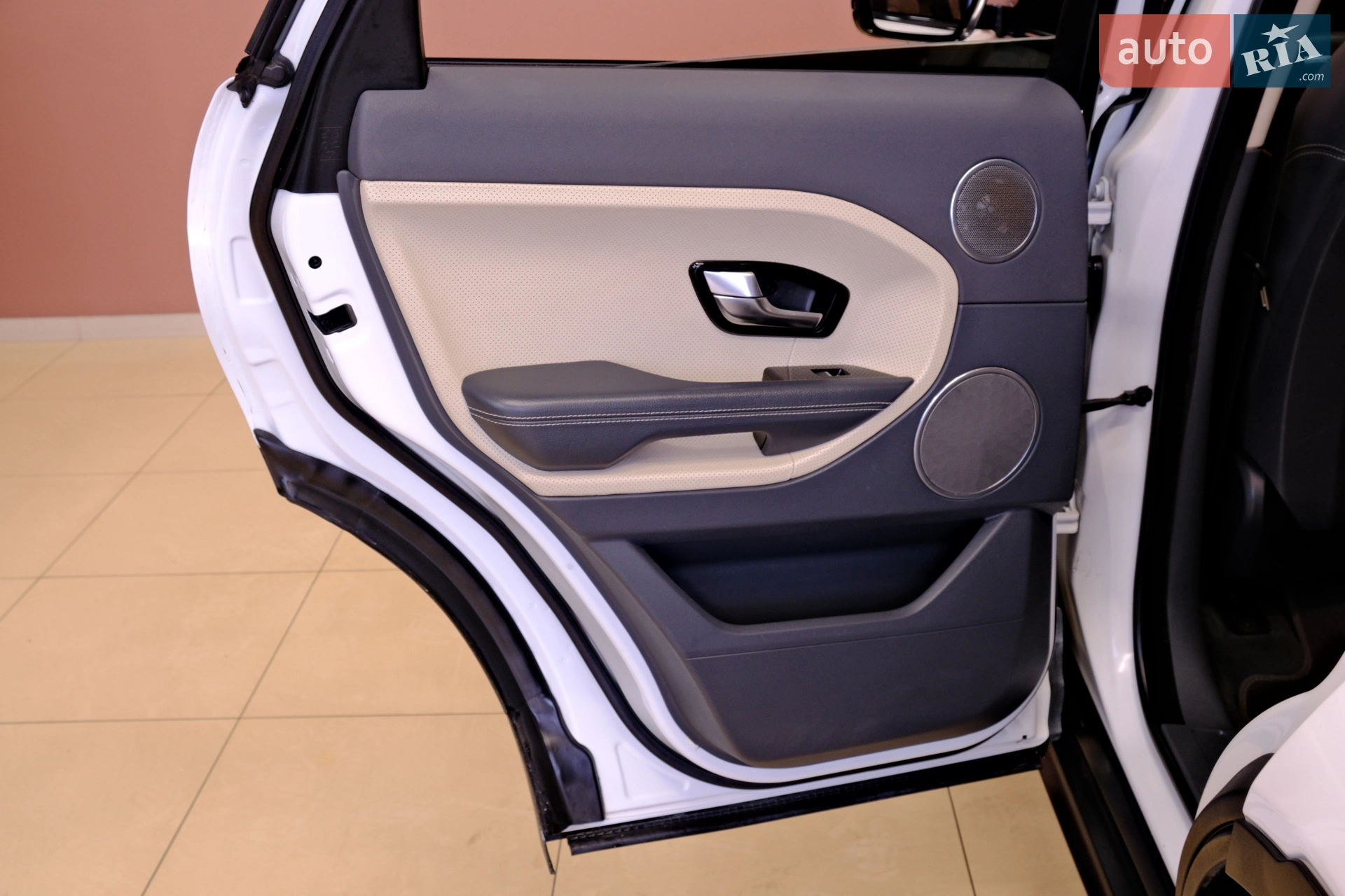2011 Land Rover Range Rover Evoque - мініатюра 34