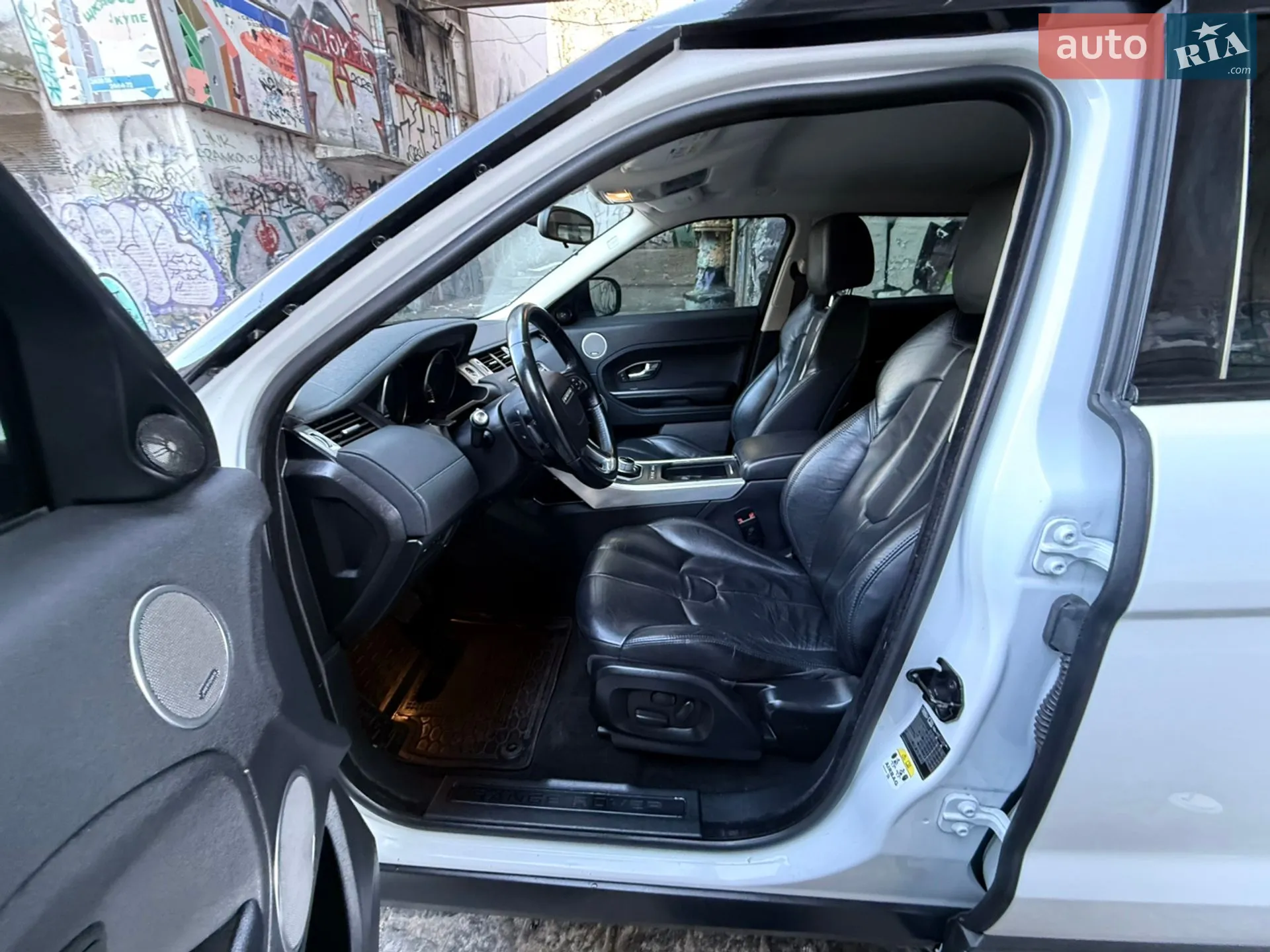 2011 Land Rover Range Rover Evoque - мініатюра 38