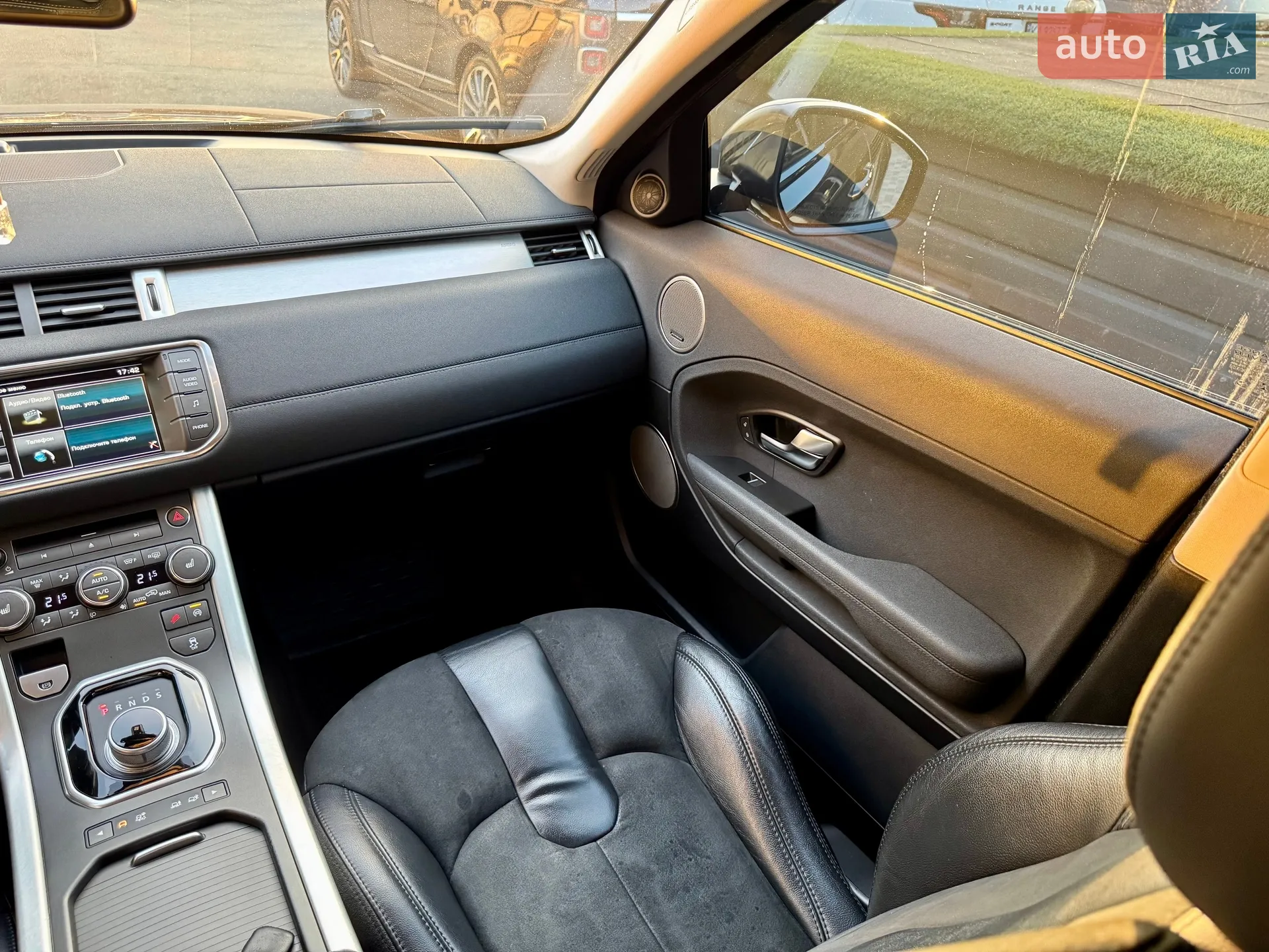 2015 Land Rover Range Rover Evoque - мініатюра 29