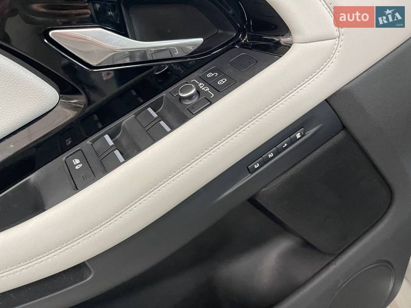 Внедорожник / Кроссовер Land Rover Range Rover Evoque 2019 в Киеве