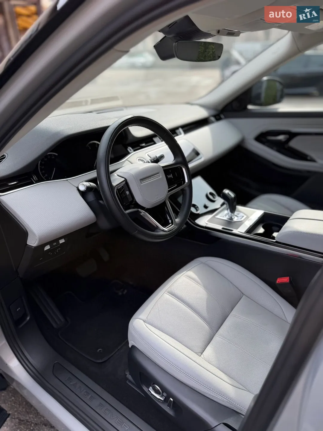 2021 Land Rover Range Rover Evoque - мініатюра 24