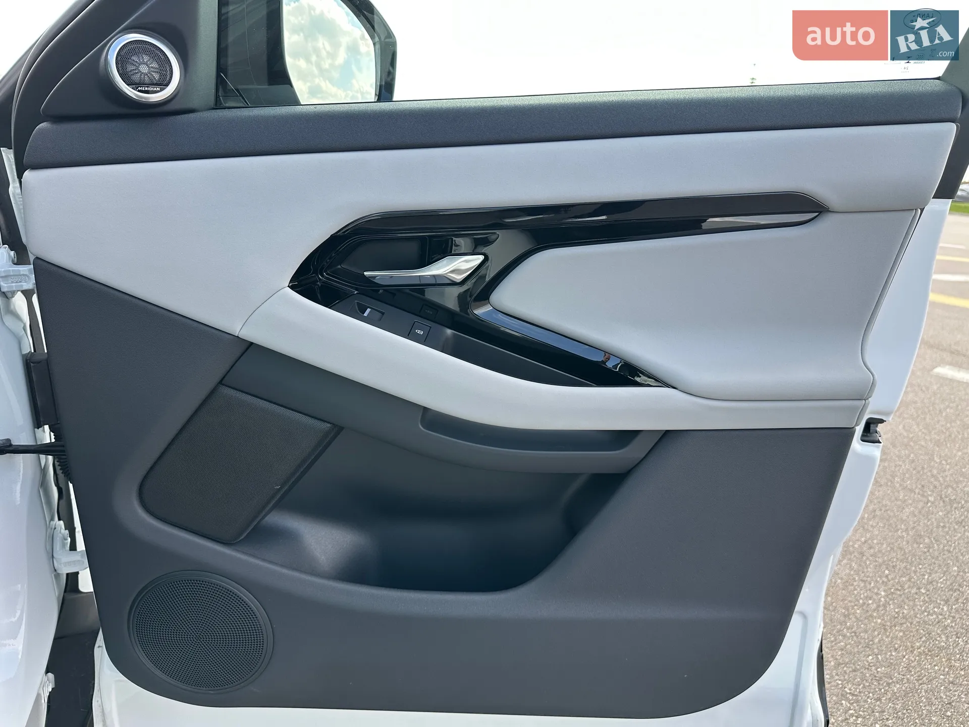 2025 Land Rover Range Rover Evoque - мініатюра 30