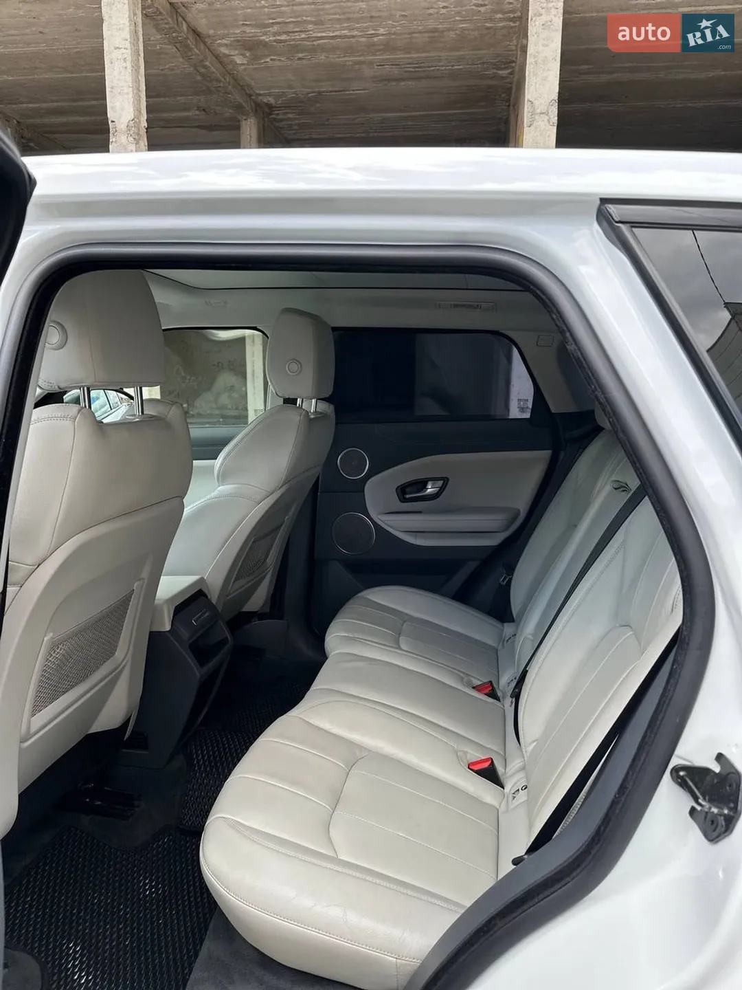 2015 Land Rover Range Rover Evoque - мініатюра 26
