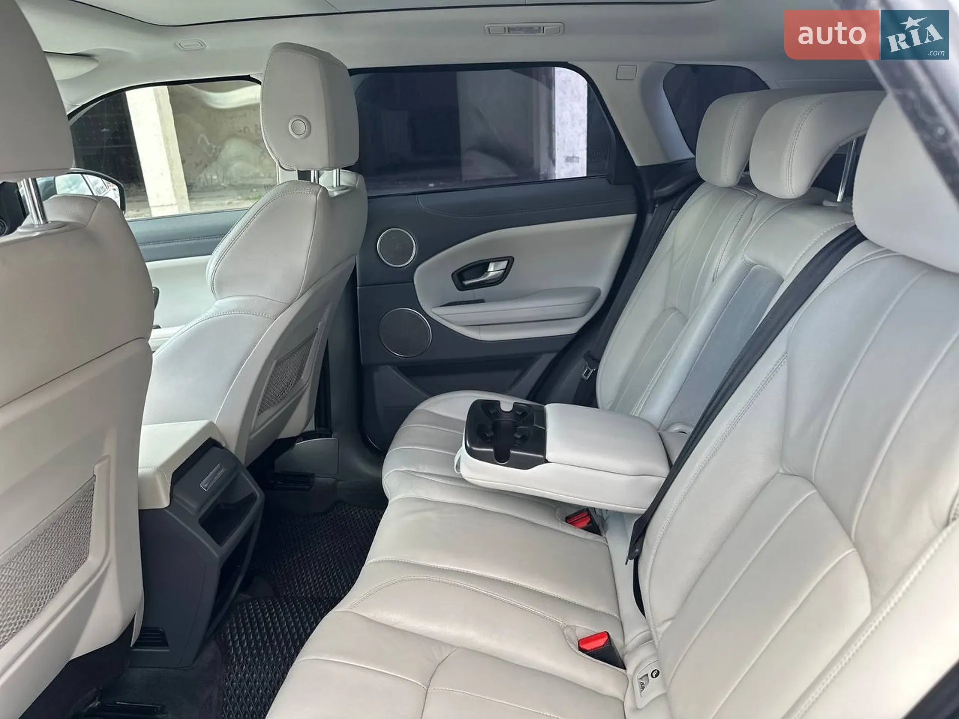2015 Land Rover Range Rover Evoque - мініатюра 29