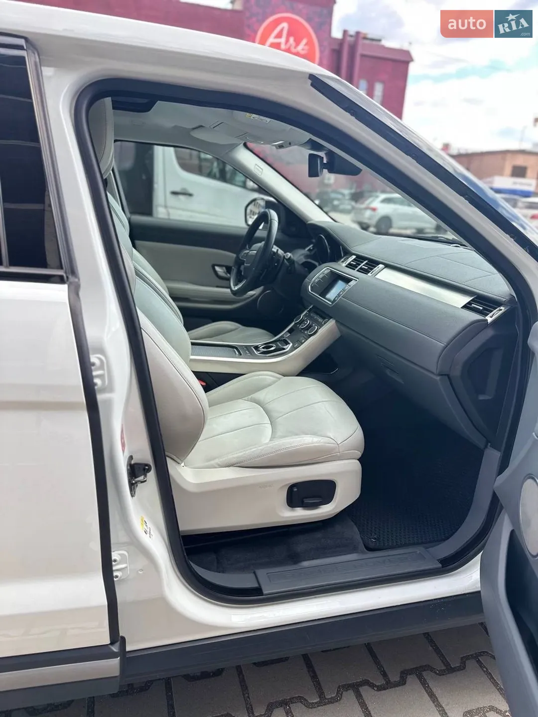 2015 Land Rover Range Rover Evoque - мініатюра 32