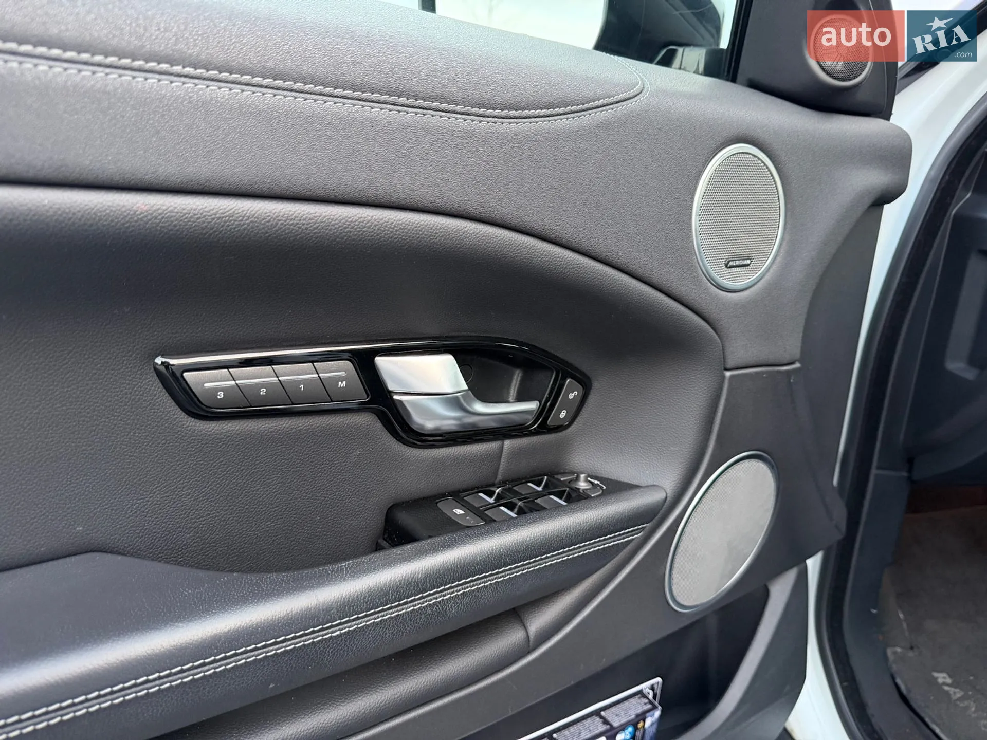 2015 Land Rover Range Rover Evoque - мініатюра 12