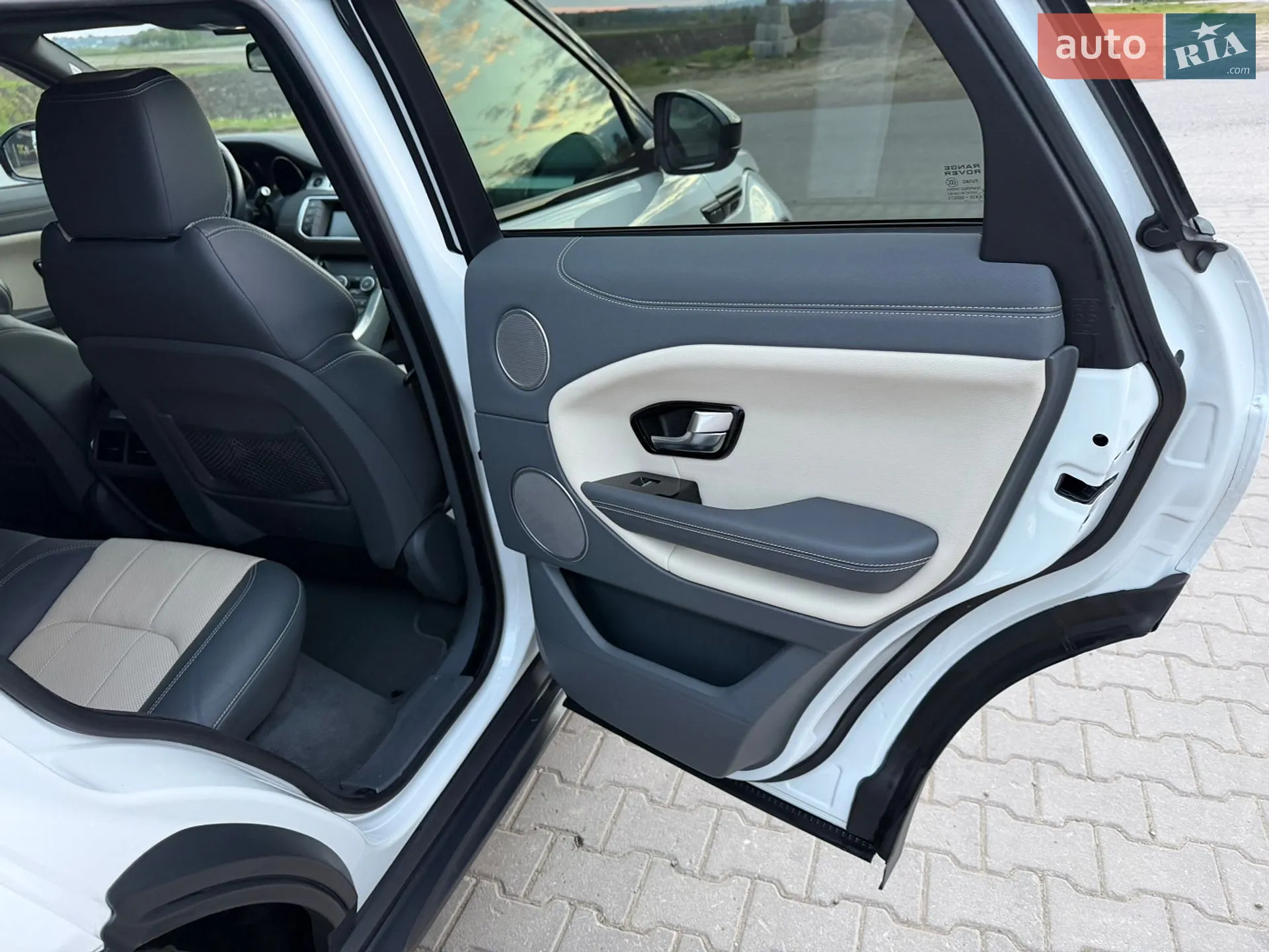 2017 Land Rover Range Rover Evoque - мініатюра 14