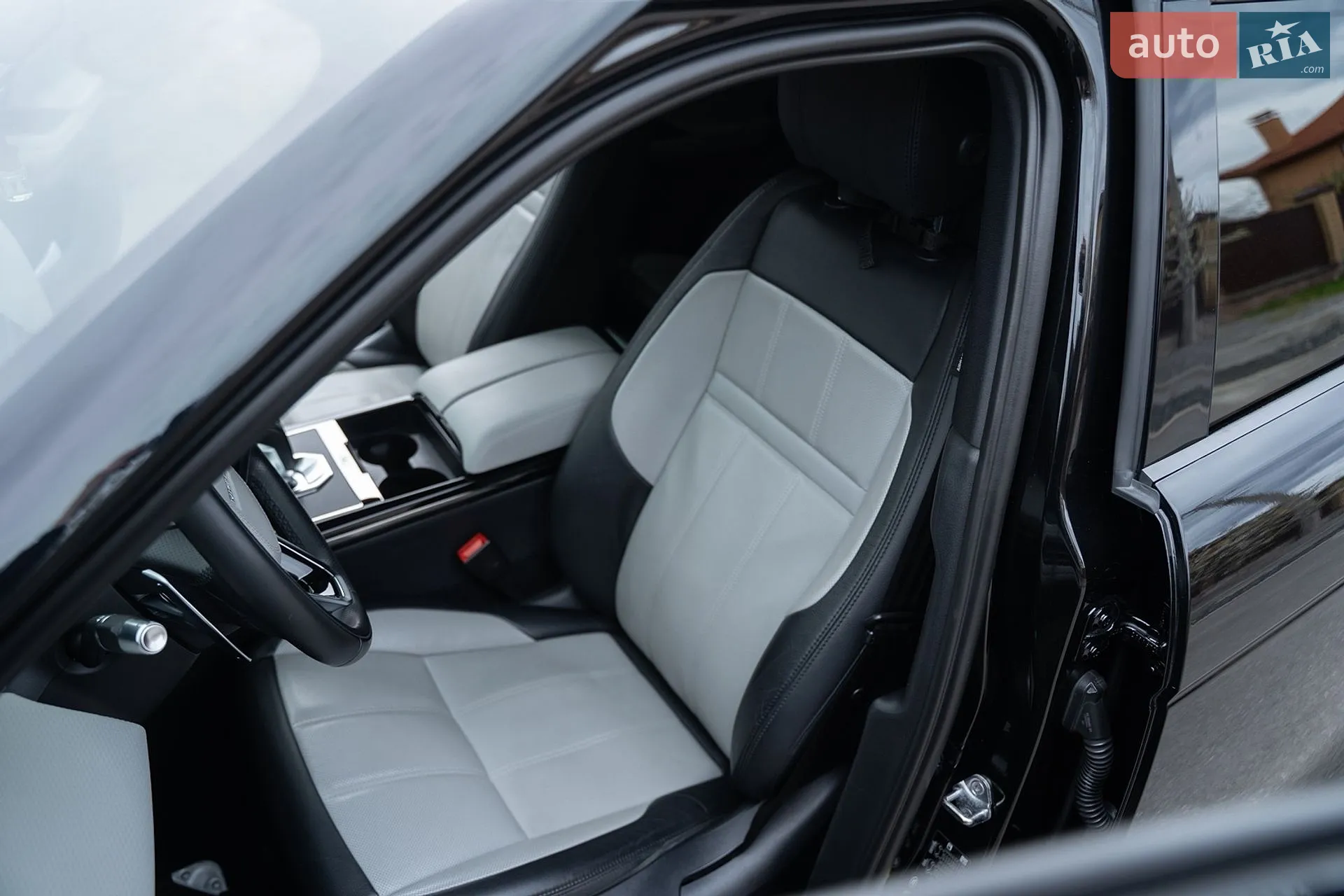 2021 Land Rover Range Rover Evoque - мініатюра 23